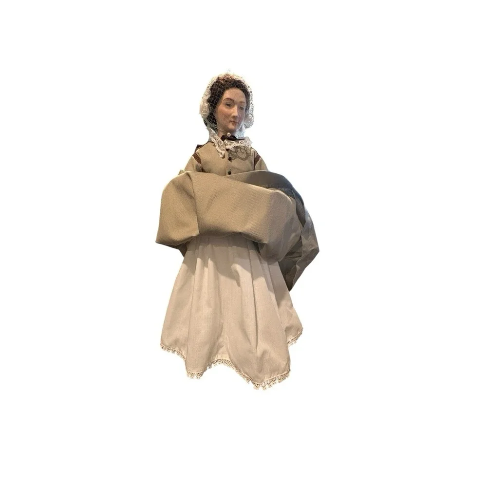 Florence Nightingale Doll –‎ United States Historical Society – w/ Lantern